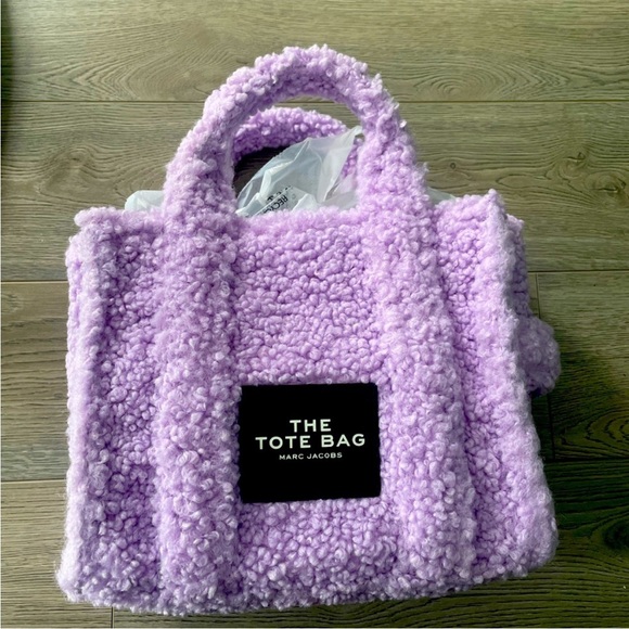 Marc Jacobs Handbags - Brand New Marc Jacobs Lilac Tote Bag
